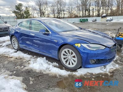 Czwarte zdjęcie samochodu z boku: 2016 TESLA MODEL S VIN:5YJSA1E10GF161148 - miniatura