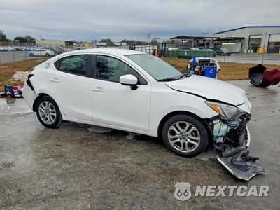 Czwarte zdjęcie samochodu z boku: 2018 TOYOTA YARIS IA VIN:3MYDLBYV2JY310356 - miniatura