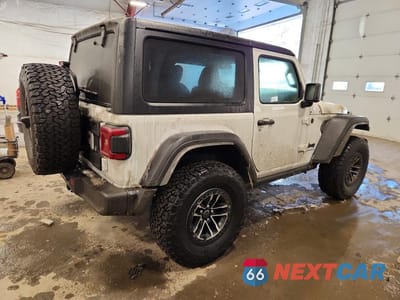 Trzecie zdjęcie samochodu z tyłu: 2025 JEEP WRANGLER SPORT VIN:1C4PJXAN9SW603110 - miniatura