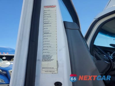Zdjęcie 10 z 10 samochodu: 2014 KENWORTH T680 SEMI TRUCK VIN:1XKYA48X9EJ403201 - miniatura