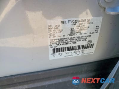 Zdjęcie 13 z 14 samochodu: 2025 FORD EXPLORER ACTIVE VIN:1FMUK8DH5SGC78957 - miniatura