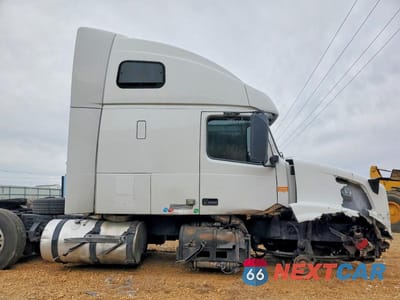 Zdjęcie 9 z 10 samochodu: 2013 VOLVO VNL SEMI TRUCK VIN:4V4NC9TJ4DN146341 - miniatura