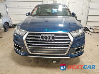 Piąte zdjęcie samochodu w środku: 2019 AUDI Q7 PRESTIGE VIN:WA1VAAF71KD003377 - miniatura