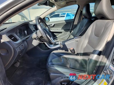 Zdjęcie 7 z 12 samochodu: 2017 VOLVO S60 VIN:YV126MFL0H2421212 - miniatura