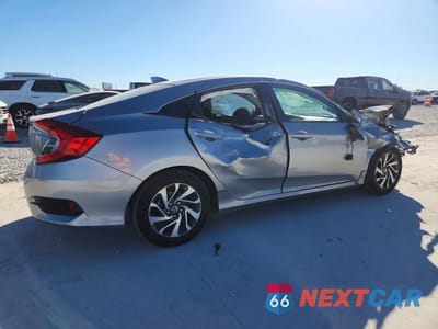 Trzecie zdjęcie samochodu z tyłu: 2018 HONDA CIVIC EX VIN:2HGFC2F79JH571552 - miniatura