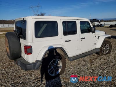 Trzecie zdjęcie samochodu z tyłu: 2020 JEEP WRANGLER UNLIMITED SAHARA VIN:1C4HJXEN4LW166116 - miniatura