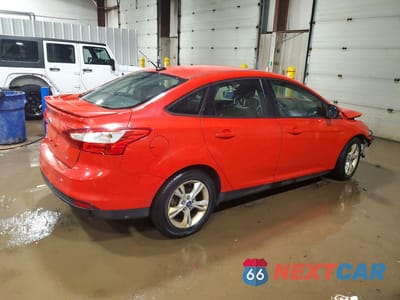 Trzecie zdjęcie samochodu z tyłu: 2012 FORD FOCUS VIN:1FAHP3F21CL283204 - miniatura