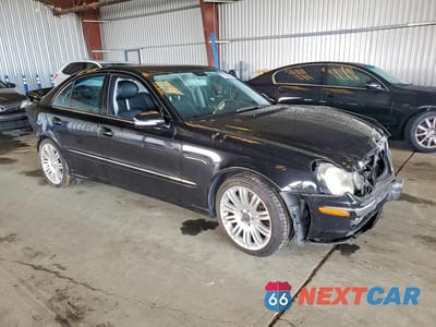 Czwarte zdjęcie samochodu z boku: 2008 MERCEDES-BENZ E 350 VIN:WDBUF56X98B309952 - miniatura