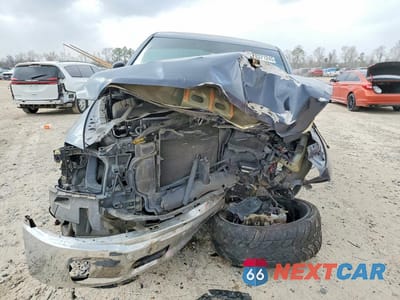 Piąte zdjęcie samochodu w środku: 2016 RAM 1500 SLT VIN:1C6RR6LT5GS182600 - miniatura