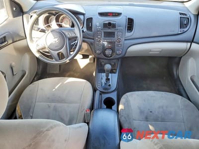 Zdjęcie 8 z 12 samochodu: 2010 KIA FORTE LX VIN:KNAFT4A28A5260124 - miniatura