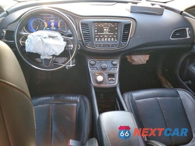 Zdjęcie 8 z 12 samochodu: 2015 CHRYSLER 200 C VIN:1C3CCCCB3FN565376 - miniatura