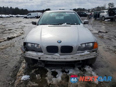 Piąte zdjęcie samochodu w środku: 2001 BMW 325 I VIN:WBAAV33421FU87428 - miniatura
