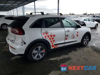 Trzecie zdjęcie samochodu z tyłu: 2019 KIA NIRO LX VIN:KNDCB3LC2K5284266 - miniatura
