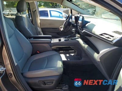Zdjęcie 7 z 13 samochodu: 2023 TOYOTA SIENNA XLE 7-PASSENGER VIN:5TDYSKFC2PS078183 - miniatura