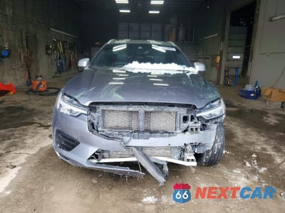 Piąte zdjęcie samochodu w środku: 2019 VOLVO XC60 T5 R-DESIGN VIN:LYV102RM8KB236343 - miniatura