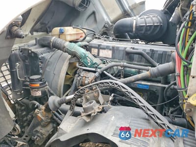 Zdjęcie 9 z 10 samochodu: 2007 VOLVO VN VNL - SEMI TRUCK VIN:4V4NC9GH07N458023 - miniatura