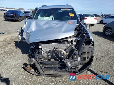 Piąte zdjęcie samochodu w środku: 2025 JEEP GRAND CHEROKEE LAREDO VIN:1C4RJHAG7SC275753 - miniatura