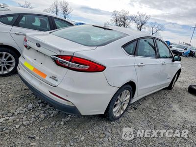 Trzecie zdjęcie samochodu z tyłu: 2019 FORD FUSION SE VIN:3FA6P0LU7KR263986 - miniatura