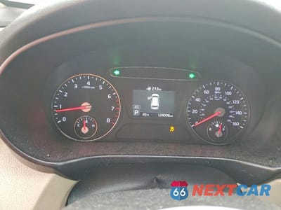 Zdjęcie 9 z 13 samochodu: 2019 KIA SORENTO LX VIN:5XYPG4A39KG468395 - miniatura
