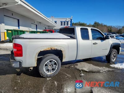 Trzecie zdjęcie samochodu z tyłu: 2011 CHEVROLET SILVERADO K1500 LT VIN:1GCRKSE37BZ192628 - miniatura