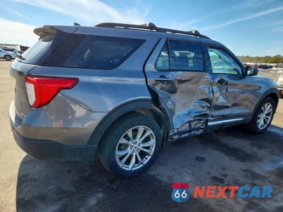 Trzecie zdjęcie samochodu z tyłu: 2021 FORD EXPLORER XLT VIN:1FMSK8DH6MGA36186 - miniatura