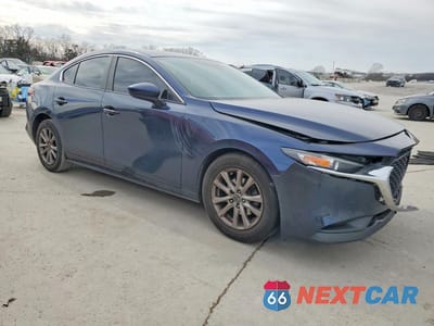 Czwarte zdjęcie samochodu z boku: 2019 MAZDA 3 VIN:3MZBPABLXKM113548 - miniatura