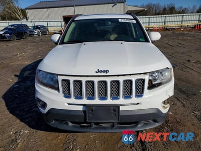 Piąte zdjęcie samochodu w środku: 2016 JEEP COMPASS LATITUDE VIN:1C4NJDEB7GD672869 - miniatura