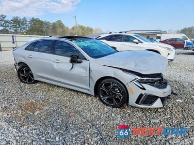 Czwarte zdjęcie samochodu z boku: 2025 KIA K5 GT-LINE VIN:KNAG64J71S5331074 - miniatura