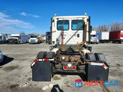 Zdjęcie 6 z 10 samochodu: 2016 FREIGHTLINER CASCADIA 125 SEMI TRUCK VIN:1FUBGEDV6GLHC5674 - miniatura