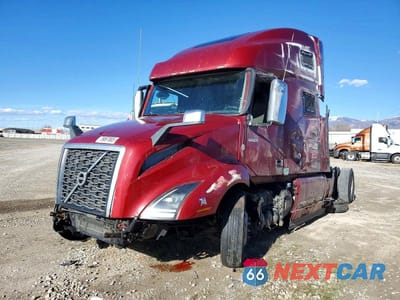 Drugie zdjęcie samochodu z przodu: 2020 VOLVO VN VNL - SEMI TRUCK VIN:4V4NC9EJ8LN197756 - miniatura
