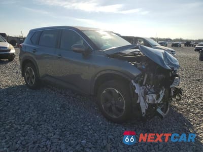 Czwarte zdjęcie samochodu z boku: 2025 NISSAN ROGUE SV VIN:5N1BT3BA9SC860094 - miniatura