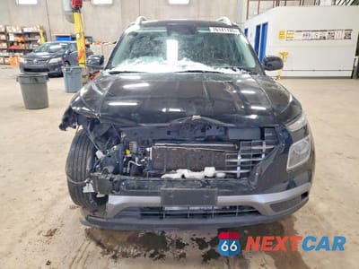 Piąte zdjęcie samochodu w środku: 2022 HYUNDAI VENUE SEL VIN:KMHRC8A30NU134475 - miniatura