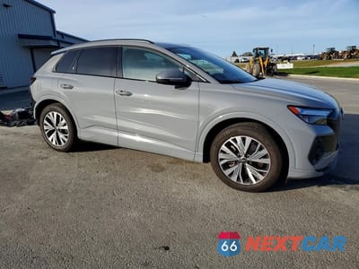 Czwarte zdjęcie samochodu z boku: 2025 AUDI Q4 E-TRON PREMIUM VIN:WA1A5BFZXSP040386 - miniatura