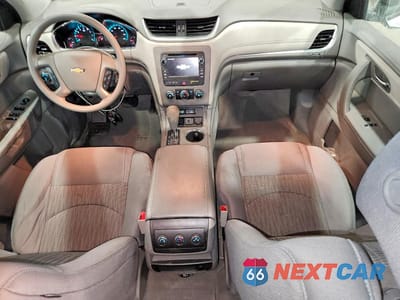 Zdjęcie 8 z 14 samochodu: 2017 CHEVROLET TRAVERSE LS VIN:1GNKVFKD5HJ100587 - miniatura