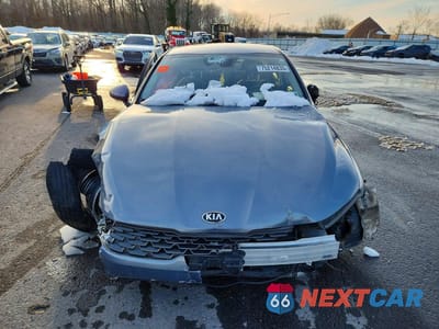 Piąte zdjęcie samochodu w środku: 2021 KIA K5 LXS VIN:5XXG14J27MG011889 - miniatura