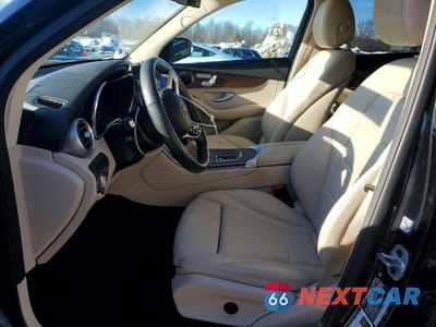 Zdjęcie 7 z 13 samochodu: 2022 MERCEDES-BENZ GLC 300 4MATIC VIN:W1N0G8EB5NV381741 - miniatura