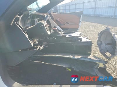 Zdjęcie 7 z 11 samochodu: 2014 CHEVROLET CORVETTE STINGRAY 3LT VIN:1G1YF3D77E5114185 - miniatura