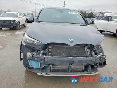 Piąte zdjęcie samochodu w środku: 2018 BMW X1 XDRIVE28I VIN:WBXHT3C33J5L34662 - miniatura