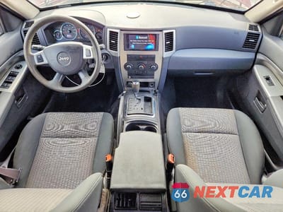 Zdjęcie 8 z 14 samochodu: 2008 JEEP GRAND CHEROKEE LAREDO VIN:1J8GR48K38C157817 - miniatura