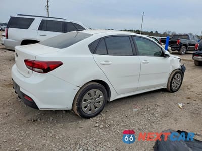 Trzecie zdjęcie samochodu z tyłu: 2018 KIA RIO VIN:3KPA24AB5JE143766 - miniatura