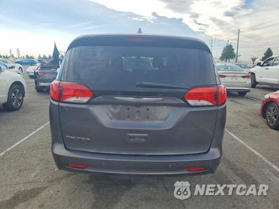 Zdjęcie 6 z 12 samochodu: 2017 CHRYSLER PACIFICA TOURING VIN:2C4RC1DGXHR511518 - miniatura