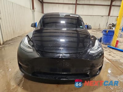 Piąte zdjęcie samochodu w środku: 2021 TESLA MODEL Y VIN:5YJYGDEE0MF076562 - miniatura
