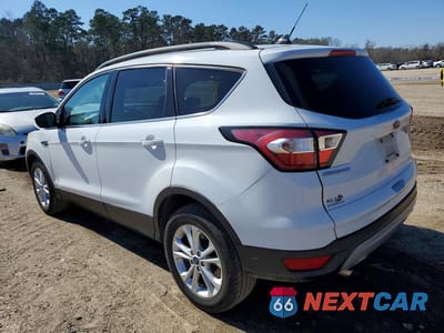 Drugie zdjęcie samochodu z przodu: 2018 FORD ESCAPE SE VIN:1FMCU0GD3JUB47641 - miniatura