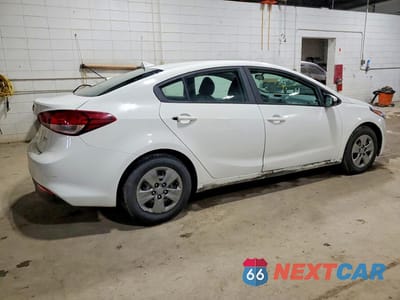 Trzecie zdjęcie samochodu z tyłu: 2018 KIA FORTE LX VIN:3KPFK4A72JE245186 - miniatura