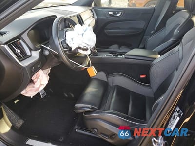 Zdjęcie 7 z 13 samochodu: 2021 VOLVO XC60 T5 R-DESIGN VIN:YV4102RM8M1840160 - miniatura