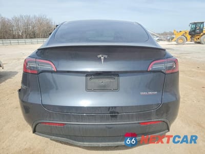 Zdjęcie 6 z 11 samochodu: 2025 TESLA MODEL Y VIN:7SAYGDEF2SA355324 - miniatura