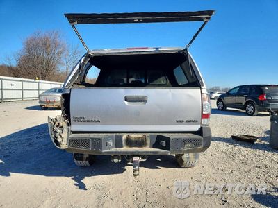 Zdjęcie 6 z 12 samochodu: 2015 TOYOTA TACOMA DOUBLE CAB VIN:3TMLU4EN2FM189303 - miniatura