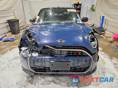 Piąte zdjęcie samochodu w środku: 2025 MINI COOPER S VIN:WMW23GX09S2X48586 - miniatura