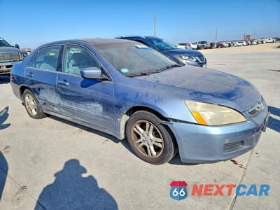Czwarte zdjęcie samochodu z boku: 2007 HONDA ACCORD EX VIN:1HGCM56747A008742 - miniatura