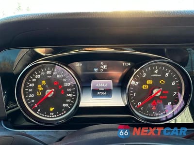 Zdjęcie 6 z 10 samochodu: 2017 MERCEDES-BENZ E 300 4MATIC VIN:WDDZF4KB6HA024228 - miniatura